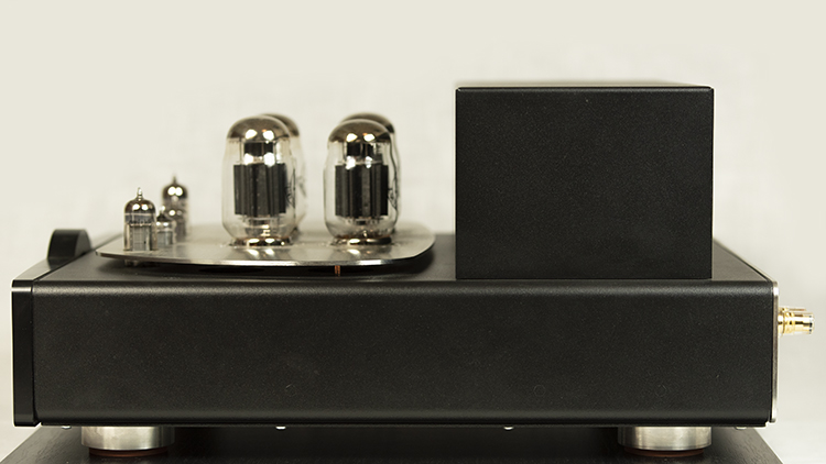 Synthesis A50T erősítő